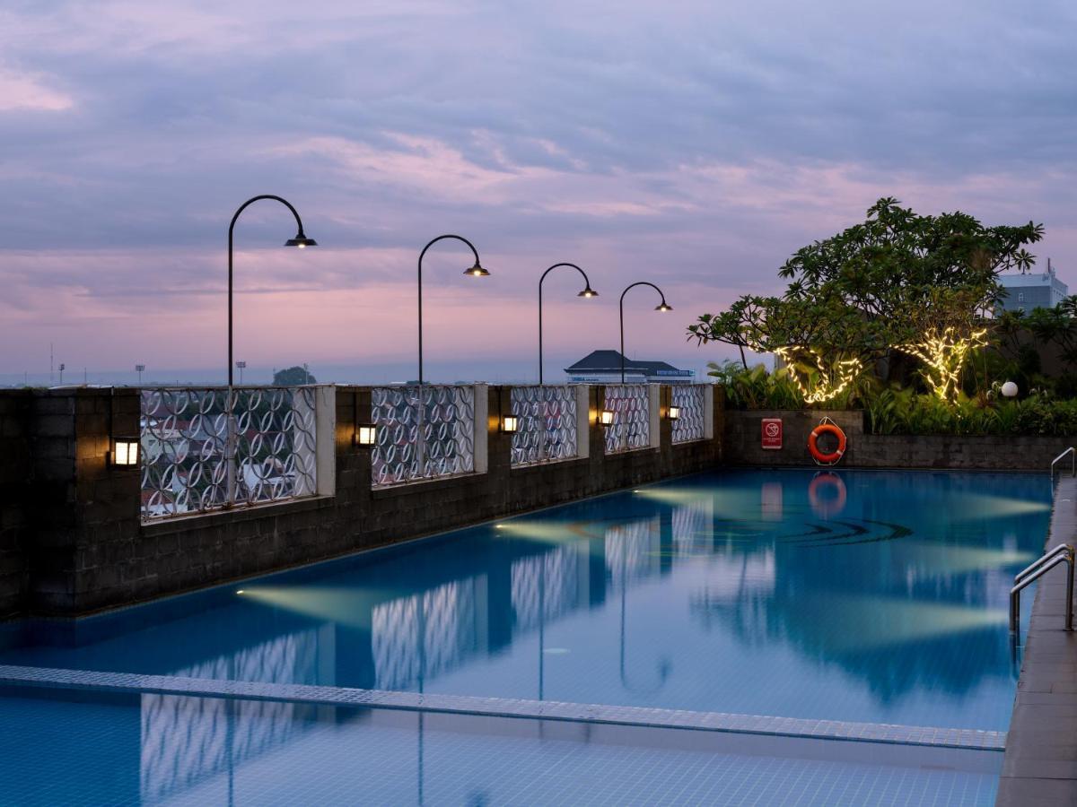Aston Solo Hotel Екстер'єр фото
